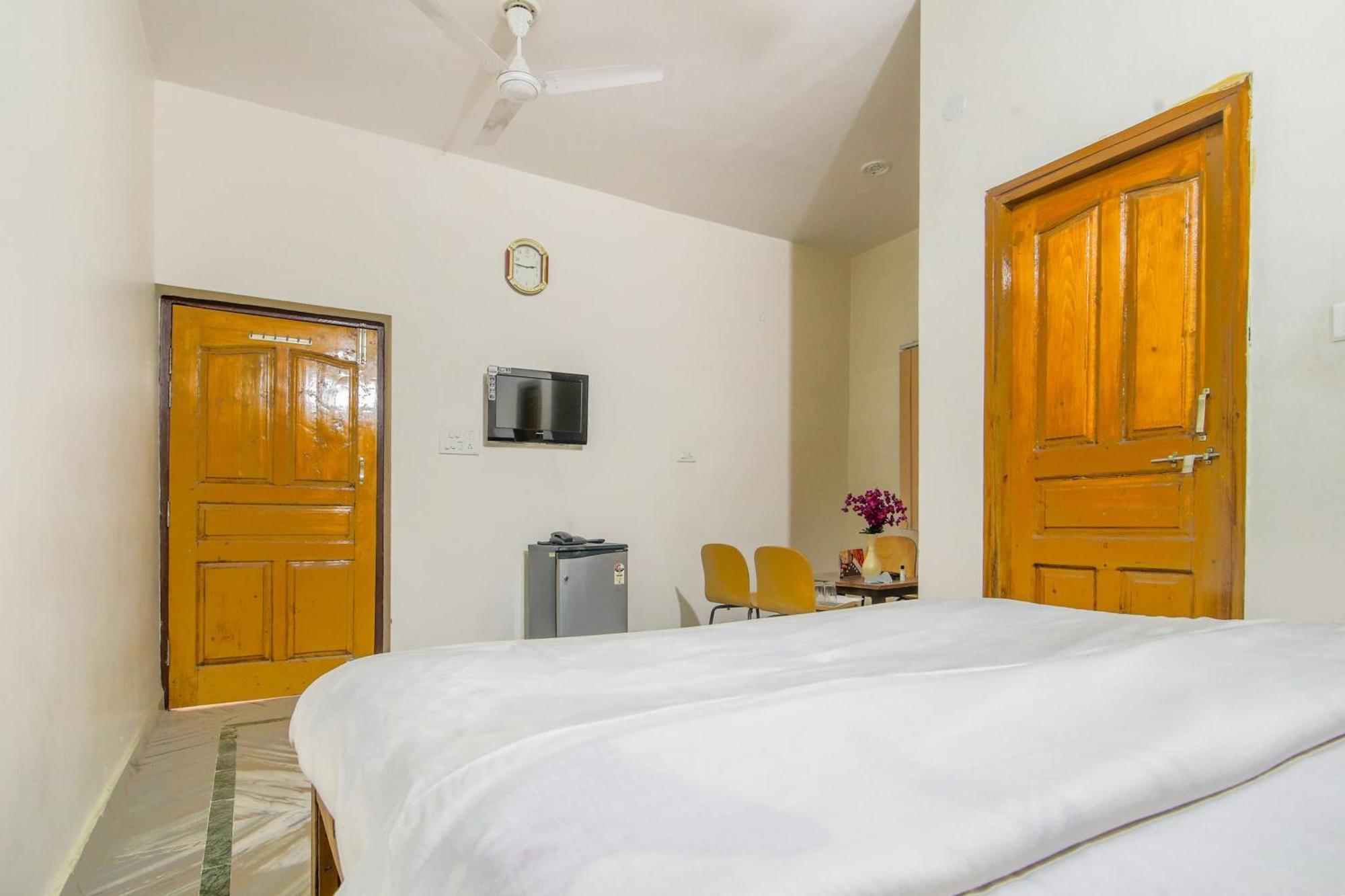 Bijnaur Collection O 81098 Hotel Royal Panjab מראה חיצוני תמונה